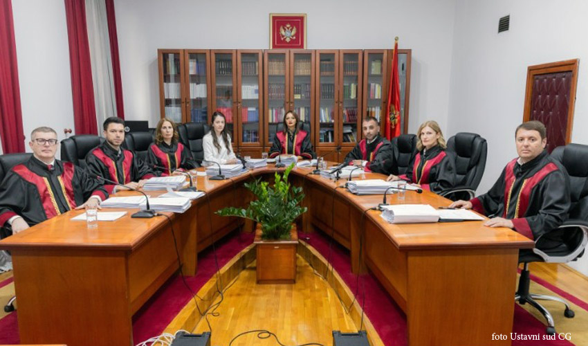 ustavni ssud