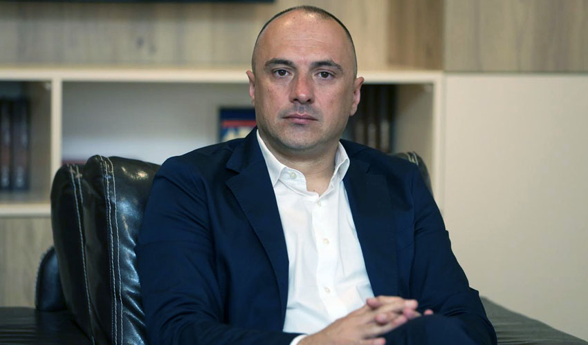 mladen vviikkk
