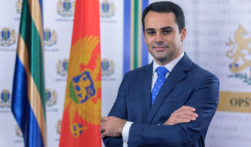Jedro  Bar, Crna Gora - Bar: OŠ Meksiko, Ekonomska i Stručna škola dobili  nove v.d. direktore