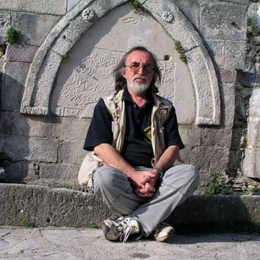 Šta piše vještačka intiligenacija o uredniku Jedra