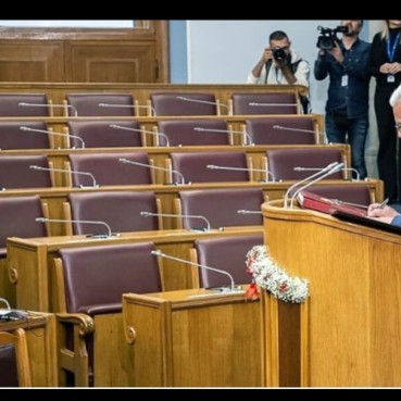 Više od  miliona eura mjesečno za političke partije