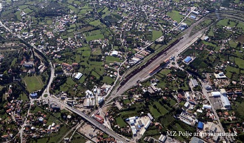 avion polje
